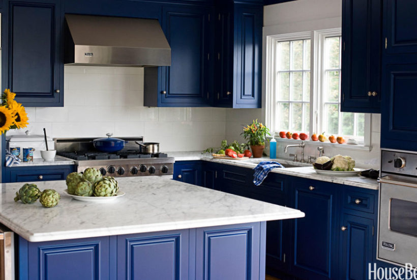 54c12c26422f6hbxmidnightbluekitchenislandfee0809s2 Beauty Army 5 creative ways to go bold in your kitchen
