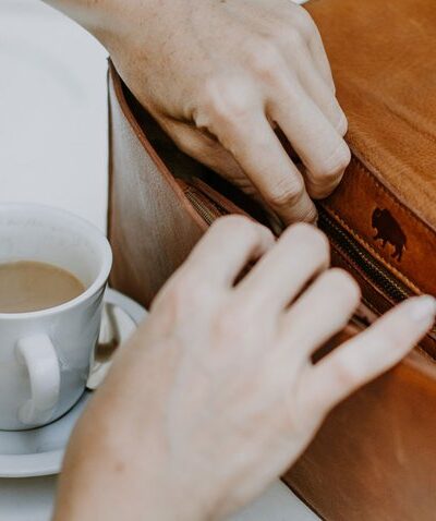 5 Beauty Items You Should Always Have In Your Purse for On-The-Go