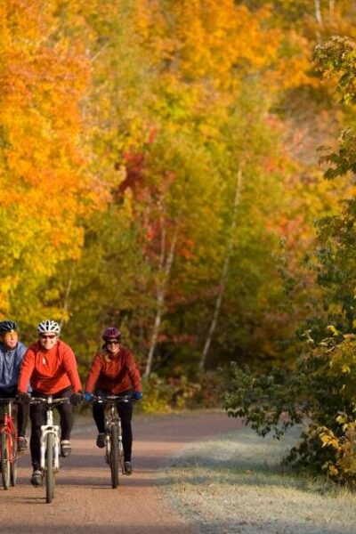 5 Most Scenic Oregon Bike Trails To Visit This Fall