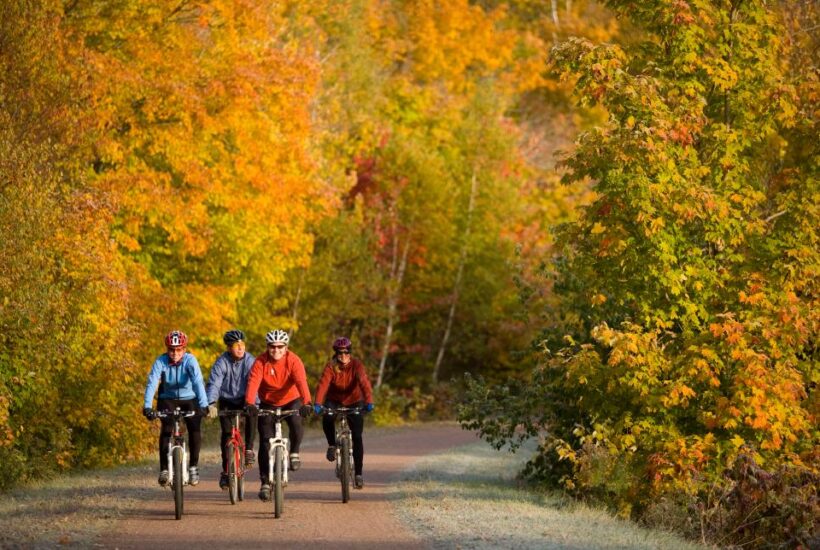 5 most scenic oregon bike trails to visit this fall
