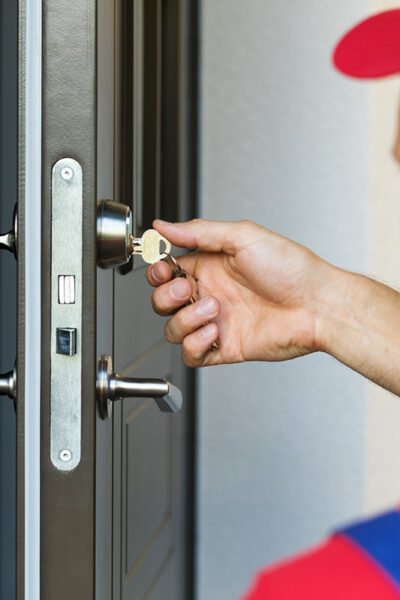 Calling on an Emergency Locksmith: 5 Things to Know
