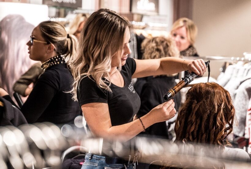 Why Enroll In A Cosmetology School For Beauty And Aesthetics?