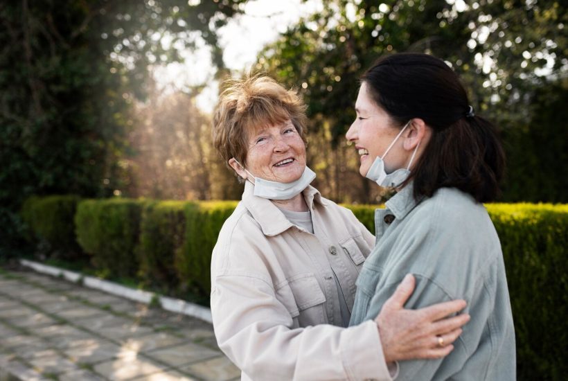 How to Help an Elderly Loved One Feel Beautiful